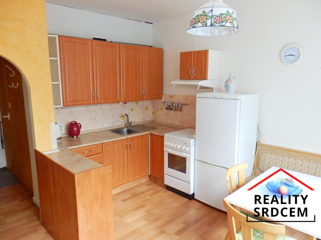 Pronájem částečně zařízeného bytu 1+1 s balkónem, 36,4 m2, ul. Beethovenova, Frýdek-Místek