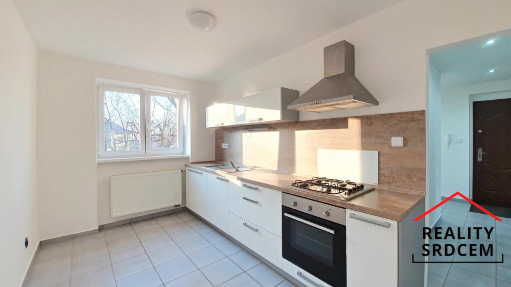 Pronájem zrekonstruovaného bytu 2+1 s balkónem, 55 m2, ul. Maxe Švabinského, Frýdek-Místek