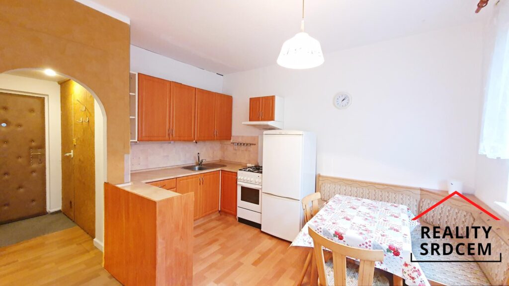 Pronájem částečně zařízeného bytu 1+1 s balkónem, 39 m2, ul. Beethovenova, Frýdek-Místek