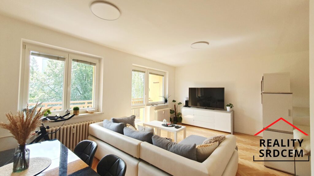 Pronájem nezařízeného bytu 2+1 s lodžií, 78 m2, ul. Kollárova, Frýdek-Místek