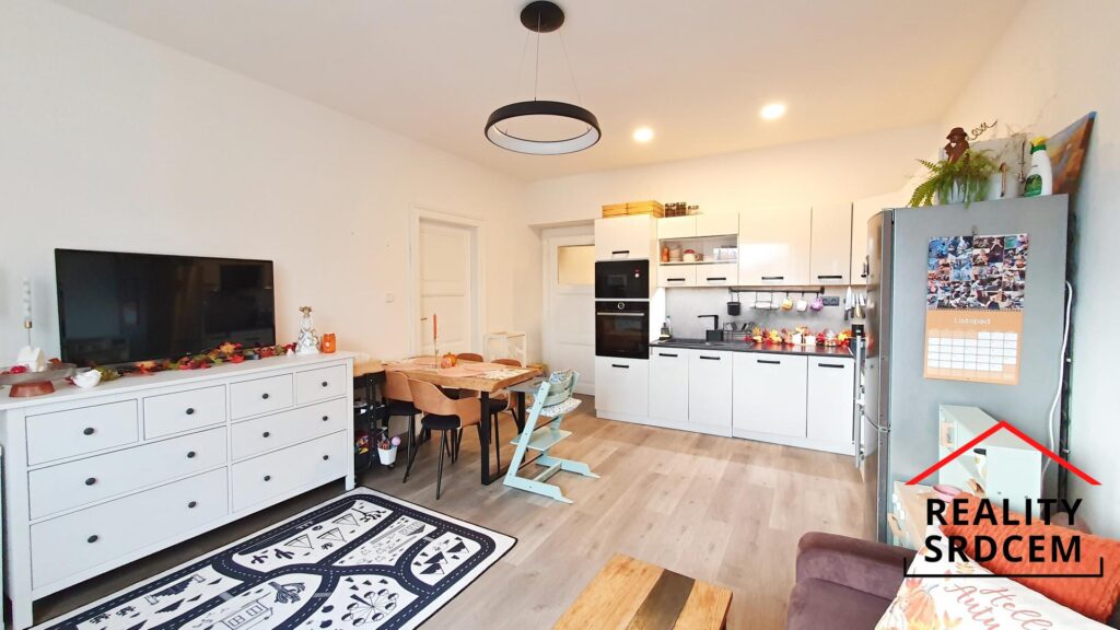 Pronájem zrekonstruovaného bytu 2+kk s pracovnou a komorou, 63 m2, ul. Riegrova, Frýdek-Místek