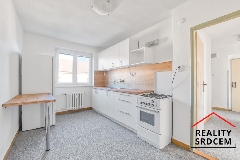 Pronájem částečně zařízeného bytu 2+1 s balkónem, 56 m2, ul. Marie Pujmanové, Frýdek-Místek