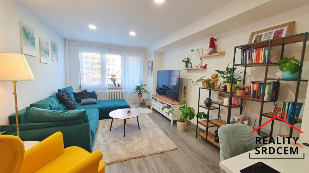 Podnájem zrekonstruovaného bytu 2+1 s balkónem, 49 m2, ul. Jaroslava Lohrera, Frýdek-Místek