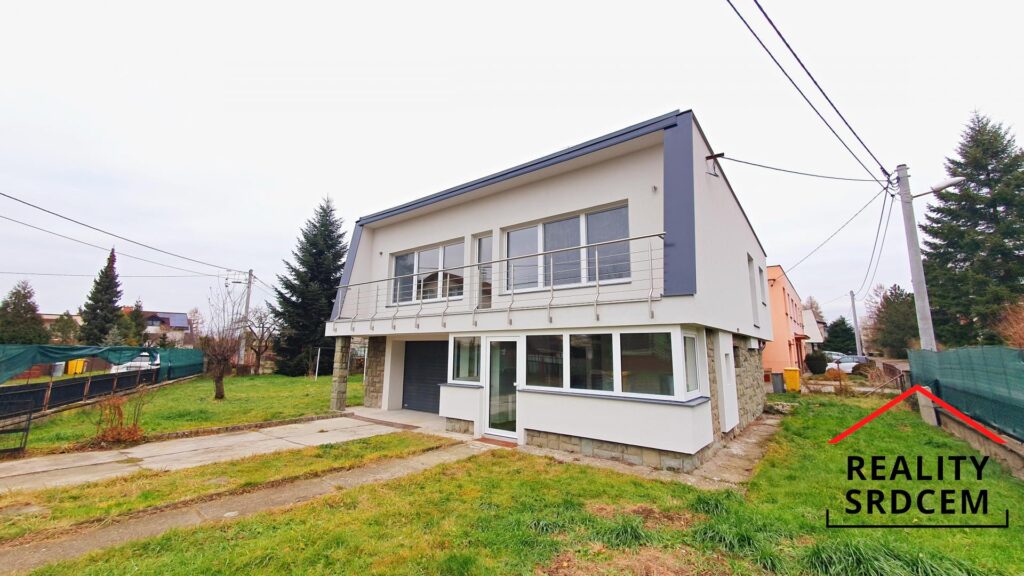 Pronájem rodinného domu 3+1 s garáží a zimní zahradou, 140 m2, ul. Piskořova, Frýdek-Místek