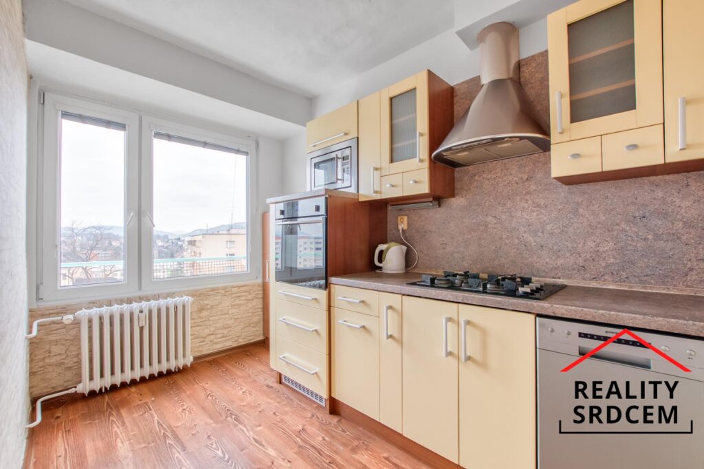 Pronájem částečně zařízeného bytu 2+1 s pracovnou, 55 m2, ul. Janáčkova, Frýdek-Místek