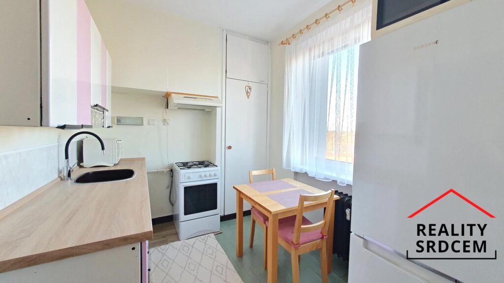 Pronájem  částečně zařízeného bytu 1+1, 36 m2, ul. Lískovecká, Frýdek-Místek