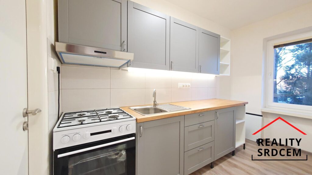 Pronájem zrekonstruovaného bytu 1+1, 35 m2, ul. Lískovecká, Frýdek-Místek