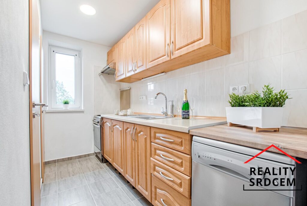 Pronájem zrekonstruovaného bytu 3+0 s balkónem, 55 m2, ul. Vrchlického, Frýdek-Místek