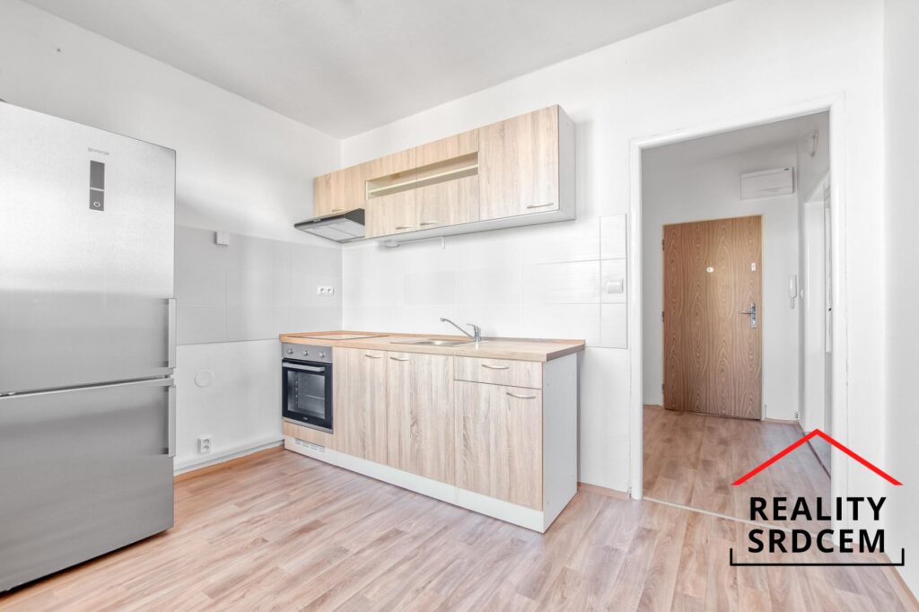 Pronájem částečně zrekonstruovaného bytu 1+1 s lodžií, 35 m2, ul. Malý Koloredov, Frýdek-Místek