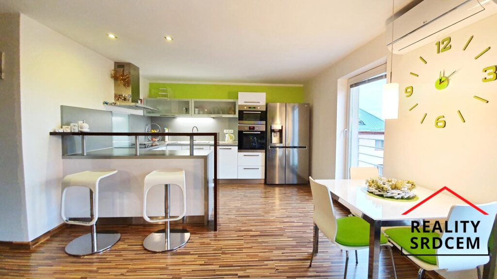 Pronájem podkrovního bytu 3+kk se zahradou, 76 m2, ul. Jaroslava Haška, Frýdek-Místek