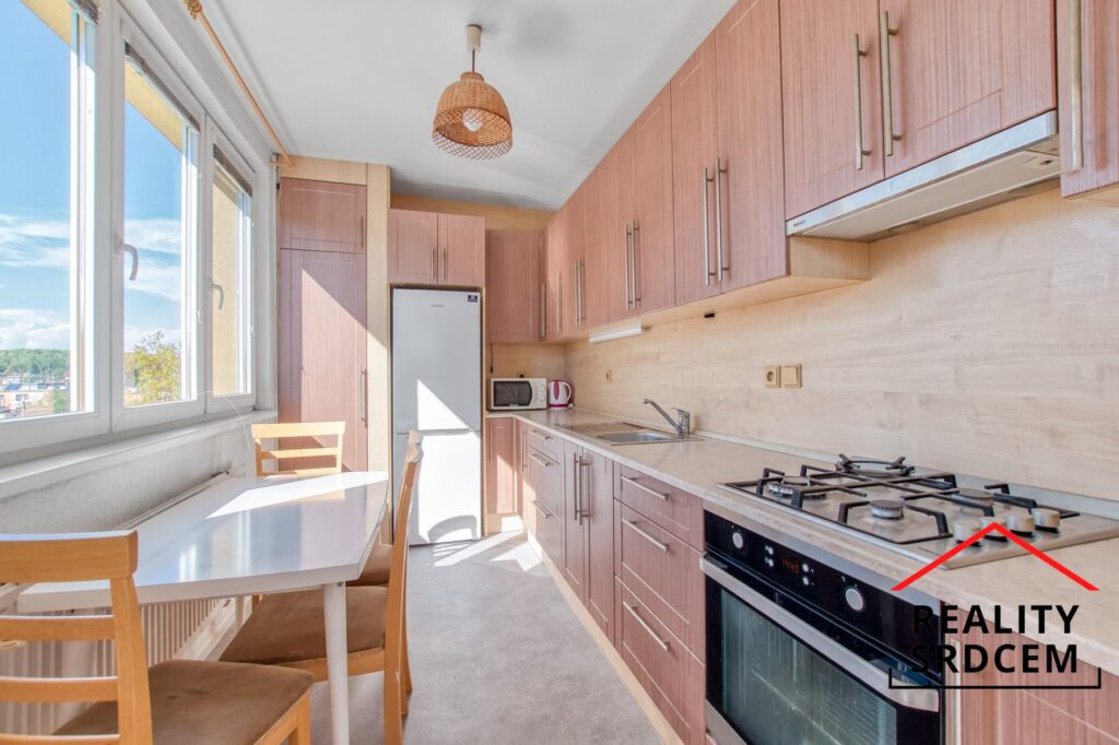 Podnájem družstevního bytu 3+1 s lodžií, 68 m2, ul. Školní, Havířov-Šumbark