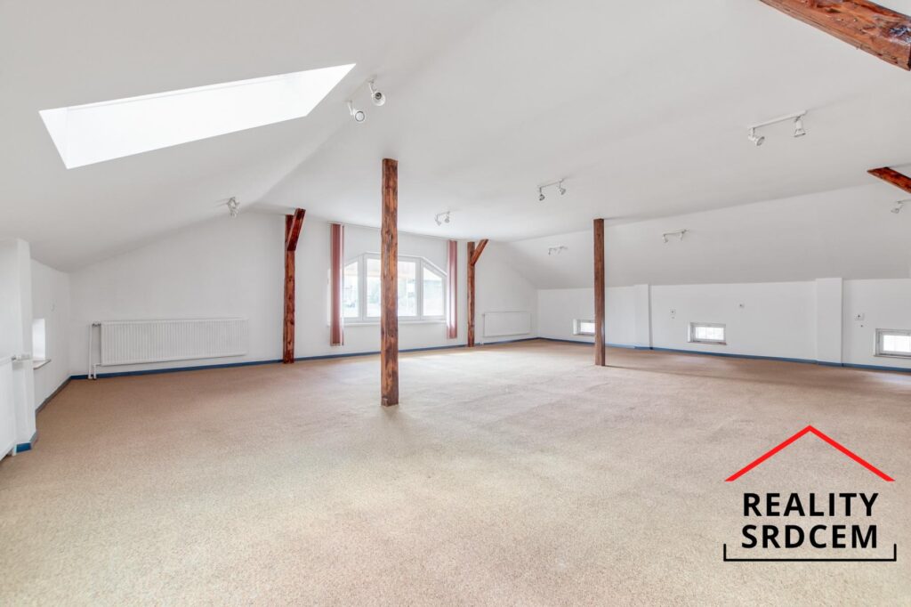 Pronájem nebytového prostoru, 96 m2 (+ 22 m2), ul. Frýdecká, Třinec-Staré Město