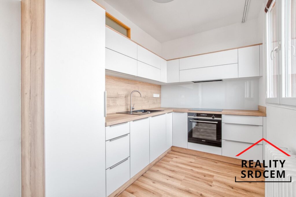 Pronájem nově zrekonstruovaného bytu 3+1 se šatnou, 74 m2, ul. Bezručova, Frýdek-Místek