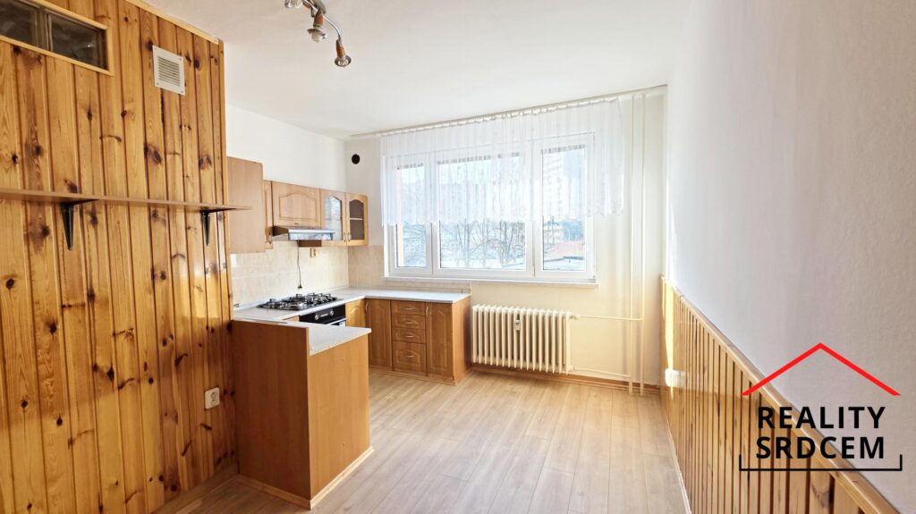 Pronájem bytu 1+1 s balkónem, 36 m2, ul. 28. října, Frýdek-Místek