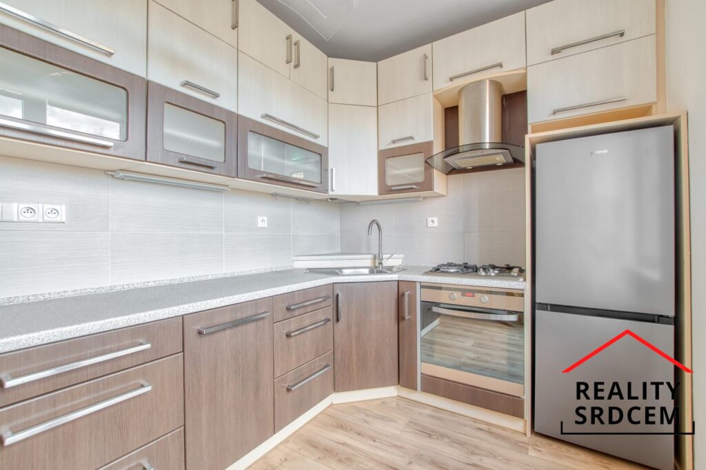 Pronájem částečně zařízeného bytu 4+1 s lodžií, 87 m2, ul. Slezská, Třinec-Lyžbice