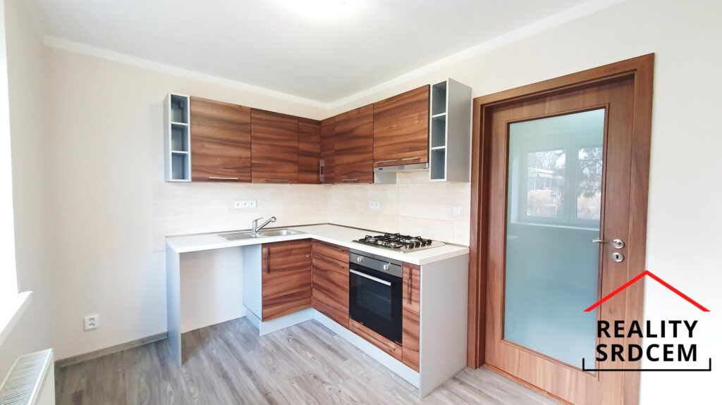 Pronájem zrekonstruovaného bytu 1+1, 28 m2, ul. Lískovecká, Frýdek-Místek