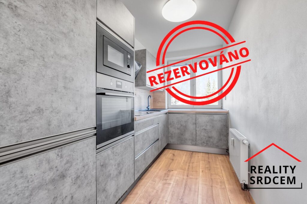 Prodej zrekonstruovaného bytu 3+1 s balkónem a garáží, os. vl., 72 m2, ul. Lískovecká, Frýdek-Místek