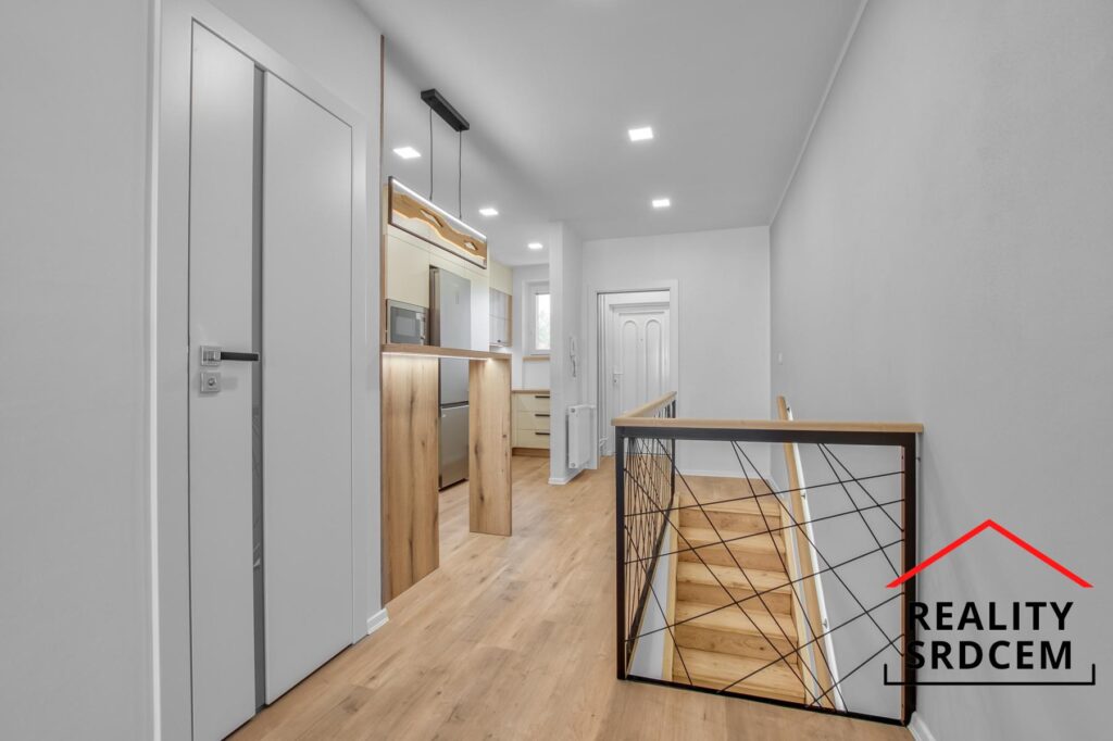 PŘÍPRAVA – Podnájem zrekonstruovaného mezonetu 3+kk s balkónem, 82 m2, tř. T. G. Masaryka, F-M
