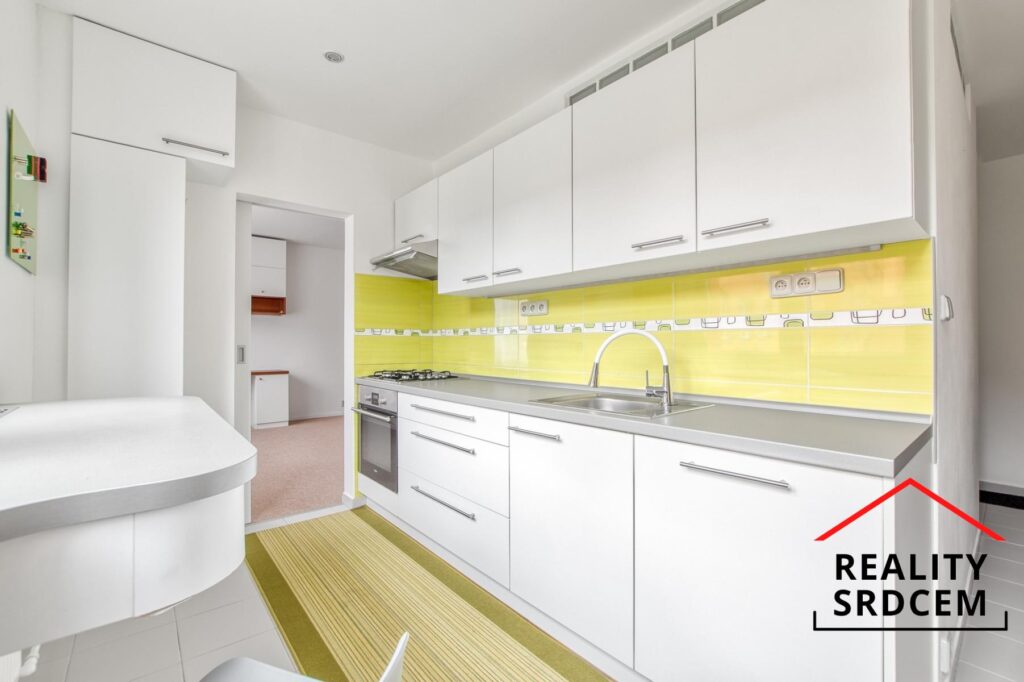 Pronájem zrekonstruovaného bytu 3+1 se šatnou a lodžií, 67 m2, ul. J. Božana, Frýdek-Místek