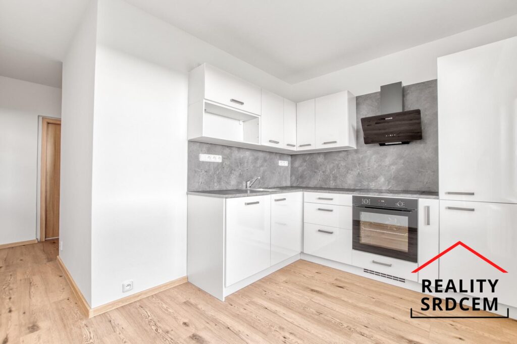 Pronájem nově zrekonstruovaného bytu 3+1 s lodžií, 75 m2, ul. Lumírova, Ostrava-Výškovice