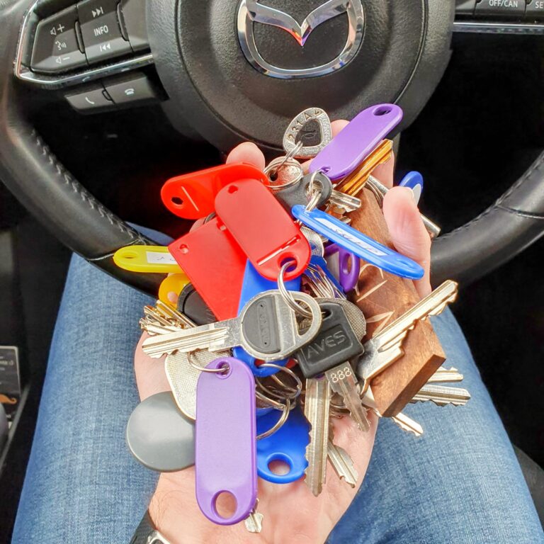 Sledujte mě na sociálních sítích 6