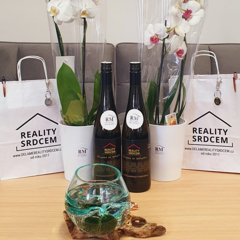 Sledujte mě na sociálních sítích 2