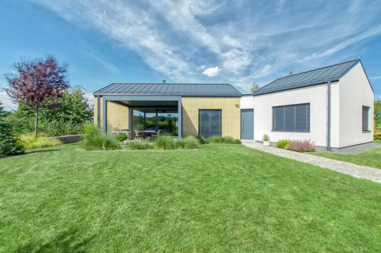 Sledujte mě na sociálních sítích 4